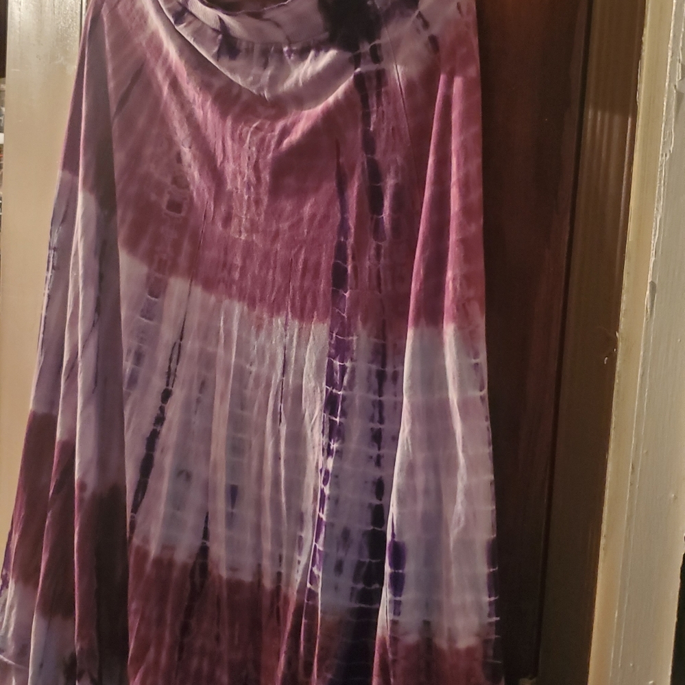 Long and flowy retro Tie Dye skirt